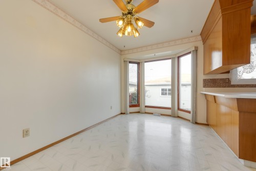 7620 136 Avenue, Edmonton, AB - Indoor Photo Showing Other Room