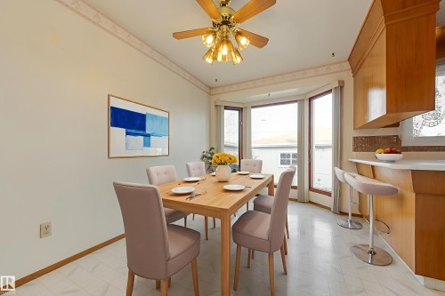 7620 136 Avenue, Edmonton, AB - Indoor Photo Showing Dining Room
