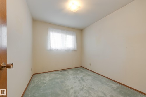 7620 136 Avenue, Edmonton, AB - Indoor Photo Showing Other Room