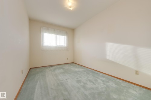7620 136 Avenue, Edmonton, AB - Indoor Photo Showing Other Room