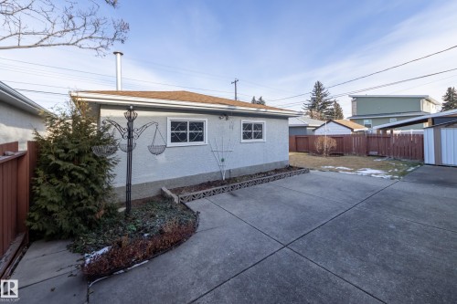 7620 136 Avenue, Edmonton, AB - Outdoor