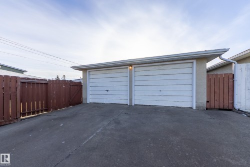 7620 136 Avenue, Edmonton, AB - Outdoor With Exterior