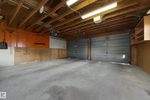 7620 136 Avenue, Edmonton, AB - Indoor Photo Showing Garage