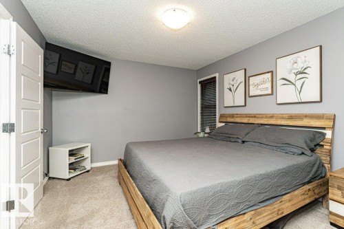 1017 Watt Promenade, Edmonton, AB - Indoor Photo Showing Bedroom