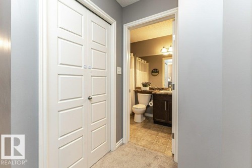 1017 Watt Promenade, Edmonton, AB - Indoor Photo Showing Bathroom