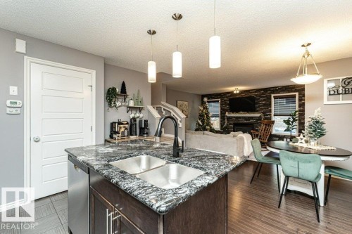 1017 Watt Promenade, Edmonton, AB - Indoor Photo Showing Kitchen With Double Sink With Upgraded Kitchen