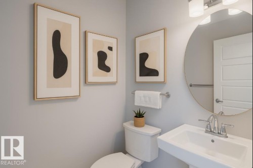 184 Desrochers Gate, Edmonton, AB - Indoor Photo Showing Bathroom