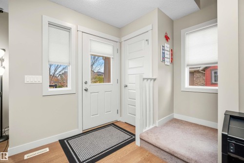 2063 Trumpeter Way, Edmonton, AB - Indoor Photo Showing Other Room