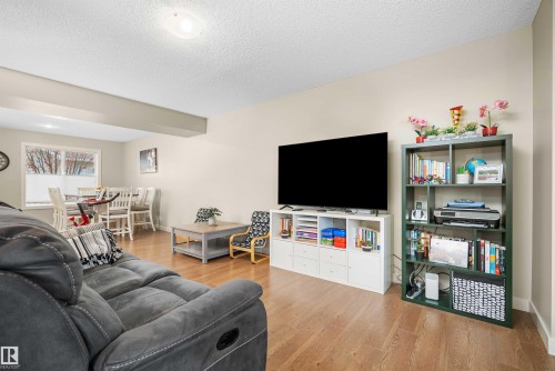 2063 Trumpeter Way, Edmonton, AB - Indoor