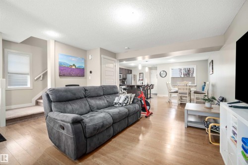 2063 Trumpeter Way, Edmonton, AB - Indoor Photo Showing Living Room