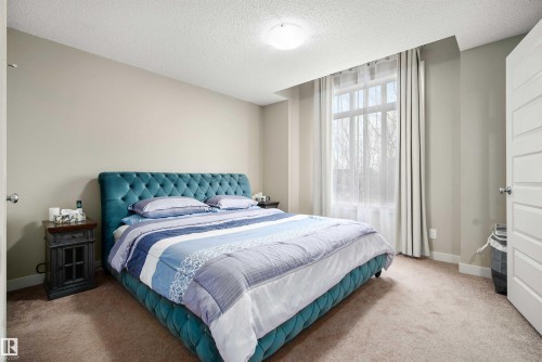 2063 Trumpeter Way, Edmonton, AB - Indoor Photo Showing Bedroom