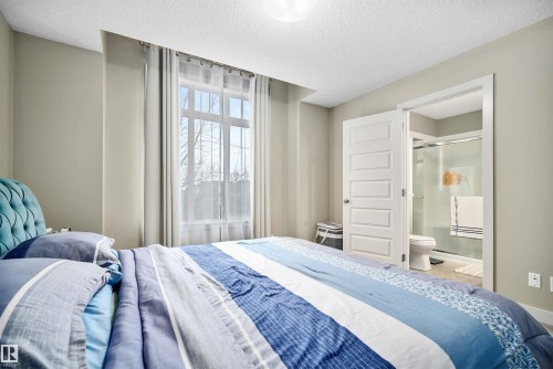 2063 Trumpeter Way, Edmonton, AB - Indoor Photo Showing Bedroom