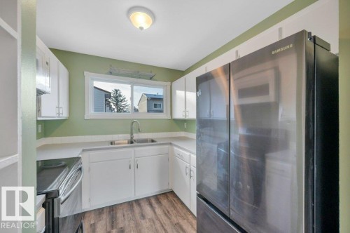 1795 Lakewood Road S, Edmonton, AB - Indoor Photo Showing Other Room