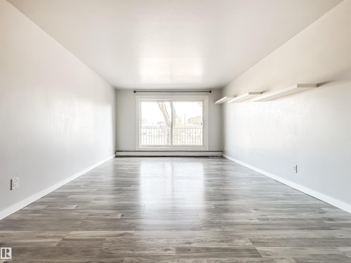 204 10434 125 Street, Edmonton, AB - Indoor Photo Showing Other Room