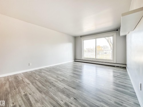 204 10434 125 Street, Edmonton, AB - Indoor Photo Showing Other Room