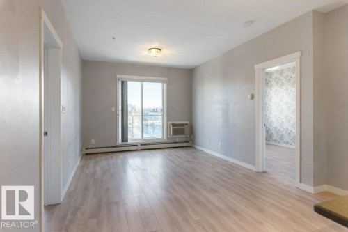 304 812 Welsh Drive, Edmonton, AB - Indoor Photo Showing Other Room