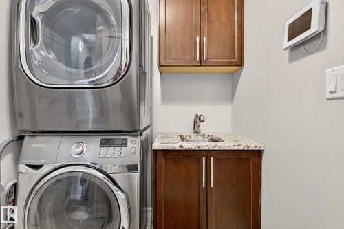 1232 Cunningham Drive, Edmonton, AB - Indoor Photo Showing Laundry Room