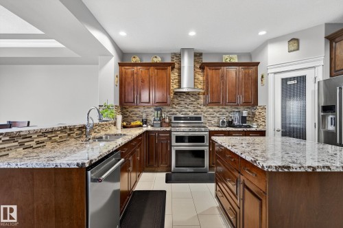 1232 Cunningham Drive, Edmonton, AB - Indoor Photo Showing Kitchen With Double Sink With Upgraded Kitchen