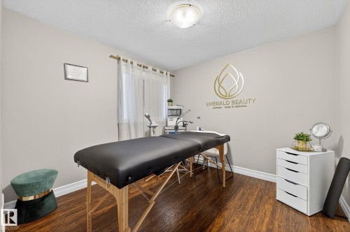 1232 Cunningham Drive, Edmonton, AB - Indoor