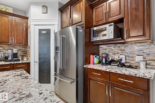 1232 Cunningham Drive, Edmonton, AB - Indoor Photo Showing Kitchen