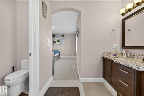 1232 Cunningham Drive, Edmonton, AB - Indoor Photo Showing Bathroom