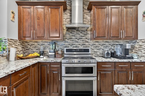 1232 Cunningham Drive, Edmonton, AB - Indoor Photo Showing Kitchen