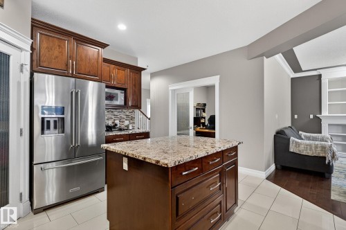 1232 Cunningham Drive, Edmonton, AB - Indoor Photo Showing Kitchen