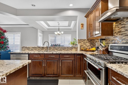 1232 Cunningham Drive, Edmonton, AB - Indoor Photo Showing Kitchen With Upgraded Kitchen