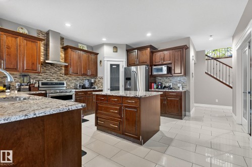 1232 Cunningham Drive, Edmonton, AB - Indoor Photo Showing Kitchen With Double Sink With Upgraded Kitchen