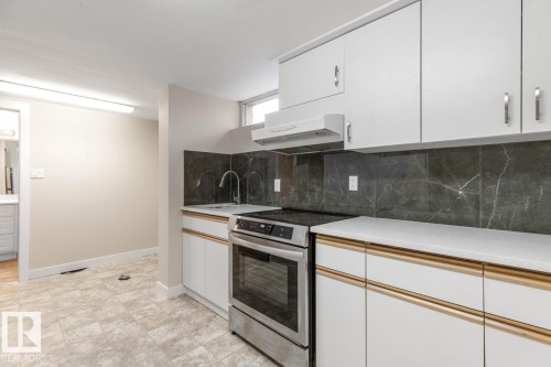 13908 57 Street, Edmonton, AB - Indoor Photo Showing Kitchen