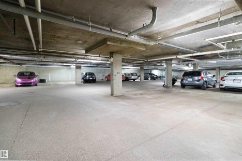 304 11446 40 Avenue, Edmonton, AB - Indoor Photo Showing Garage