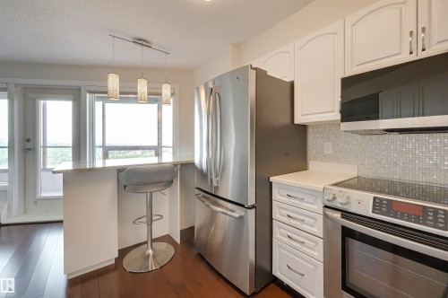 1003 12319 Jasper Avenue, Edmonton, AB - Indoor Photo Showing Kitchen