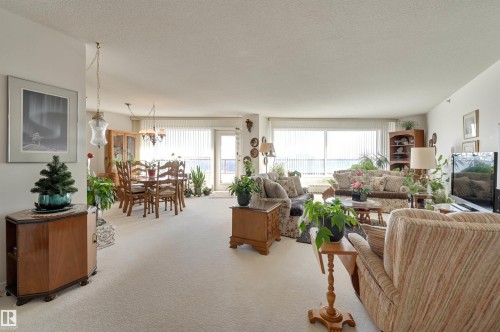 1401 12319 Jasper Avenue, Edmonton, AB - Indoor Photo Showing Living Room