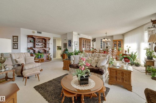 1401 12319 Jasper Avenue, Edmonton, AB - Indoor Photo Showing Living Room