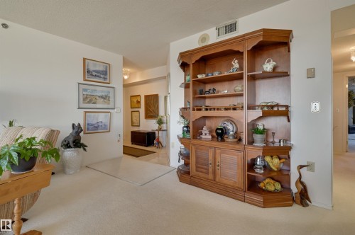 1401 12319 Jasper Avenue, Edmonton, AB - Indoor Photo Showing Other Room