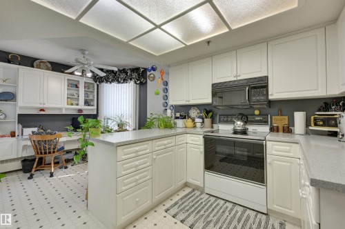 1401 12319 Jasper Avenue, Edmonton, AB - Indoor Photo Showing Kitchen