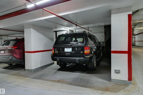 1401 12319 Jasper Avenue, Edmonton, AB - Indoor Photo Showing Garage