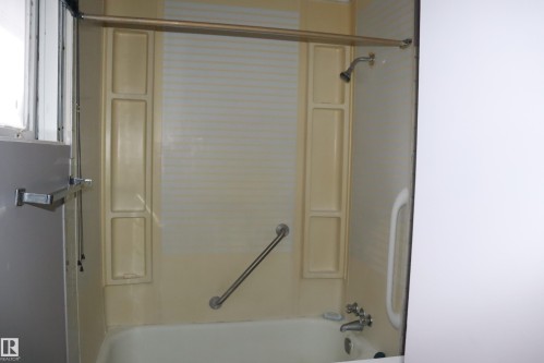 5207 55A St., Wetaskiwin, AB - Indoor Photo Showing Bathroom