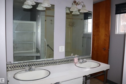 5207 55A St., Wetaskiwin, AB - Indoor Photo Showing Bathroom