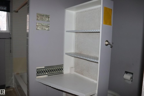 5207 55A St., Wetaskiwin, AB - Indoor