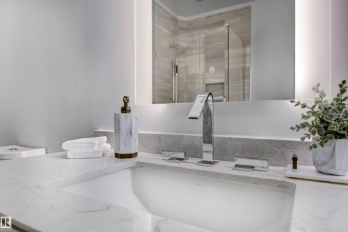 4501 10360 102 Street, Edmonton, AB - Indoor Photo Showing Bathroom