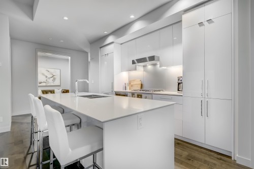 4501 10360 102 Street, Edmonton, AB - Indoor Photo Showing Kitchen With Double Sink With Upgraded Kitchen