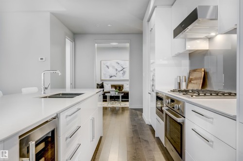 4501 10360 102 Street, Edmonton, AB - Indoor Photo Showing Kitchen With Double Sink With Upgraded Kitchen
