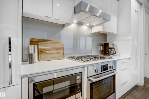 4501 10360 102 Street, Edmonton, AB - Indoor Photo Showing Kitchen With Upgraded Kitchen