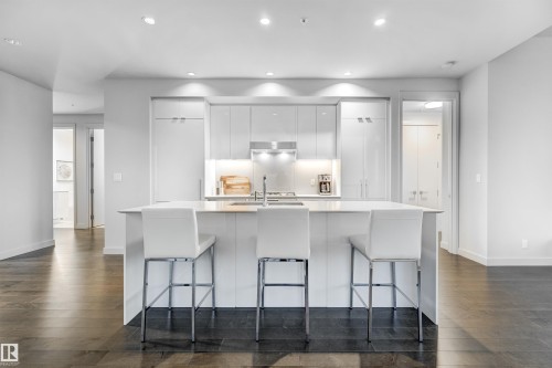 4501 10360 102 Street, Edmonton, AB - Indoor Photo Showing Kitchen With Upgraded Kitchen