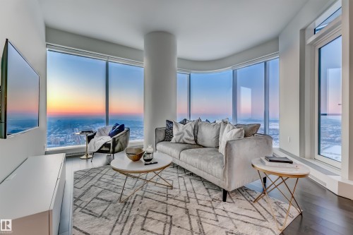4501 10360 102 Street, Edmonton, AB - Indoor Photo Showing Living Room