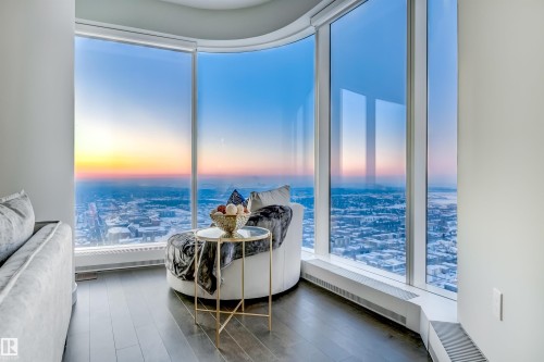 4501 10360 102 Street, Edmonton, AB - Indoor