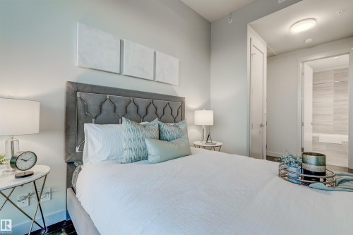 4501 10360 102 Street, Edmonton, AB - Indoor Photo Showing Bedroom