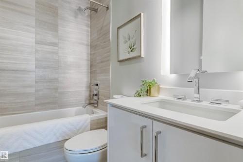 4501 10360 102 Street, Edmonton, AB - Indoor Photo Showing Bathroom