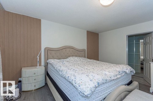 9738 152 Street, Edmonton, AB - Indoor Photo Showing Bedroom